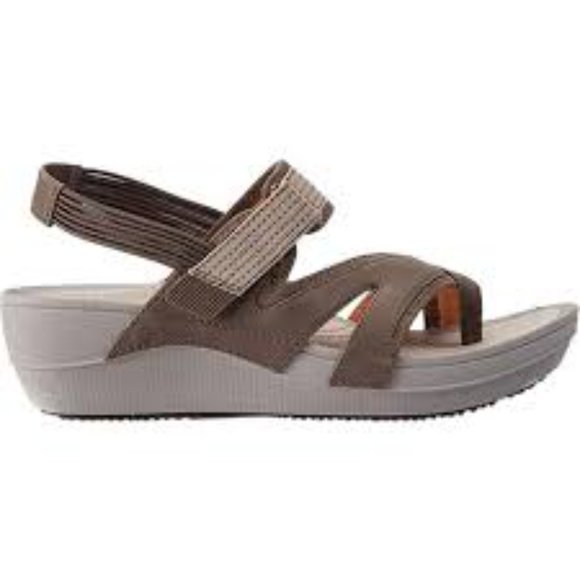 BareTraps Womens Brinley Wedge Sandal Mushroom 7.5 M BareTraps Womens Brinley Wedge Sandal Mushroom 7.5 M
